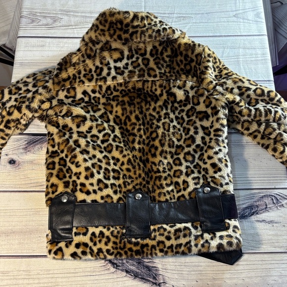 Blank NYC Faux Fur Moto Leopard Print Jacket Belted Size XS bomber style - Picture 11 of 13